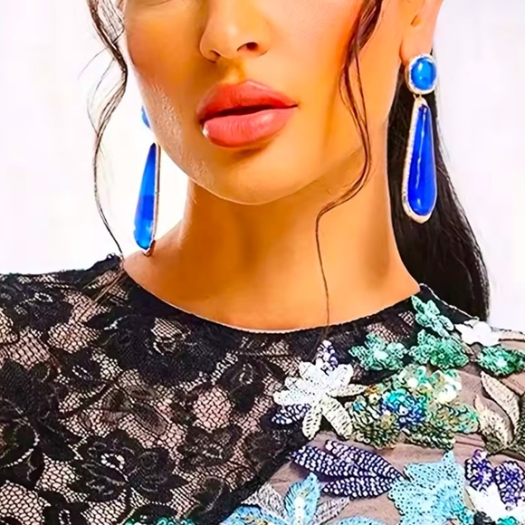 Selena Gomez Gold Blue Resin Earrings - Picture 1 of 7